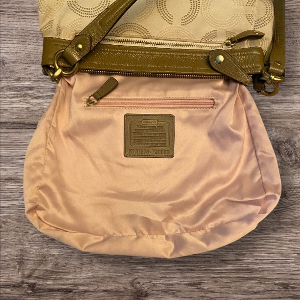 Coach Ashley Signature Dotted Op Art Hobo Bag F20088 - Picture 5 of 11